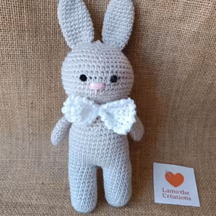 Lucien – Peluche lapin amigurumi au crochet